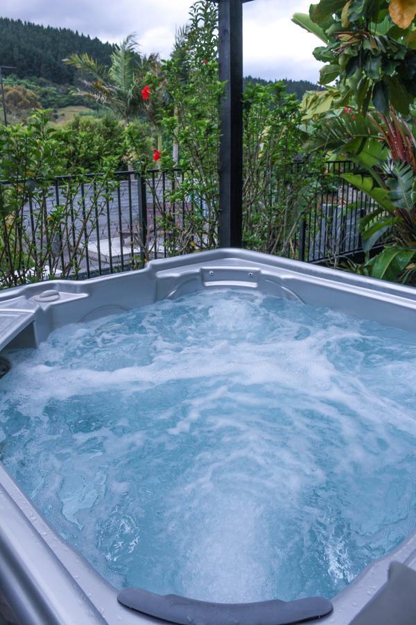 Amazing Kiwi Lodge Whangamata Exterior foto